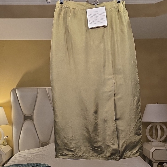 Pier 26 Dresses & Skirts - Elegant Silk Pencil Skirt in Olive Green